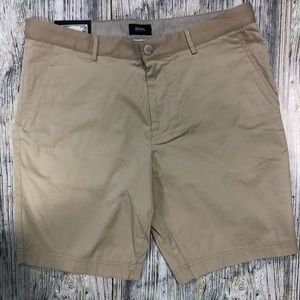 Men’s 34 Hugo BOSS Khaki shorts NWT